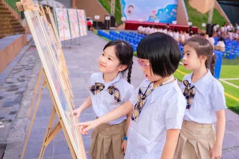 Kỷ luật và khen thưởng học sinh theo Thông tư 19 và những bài học từ quốc tế