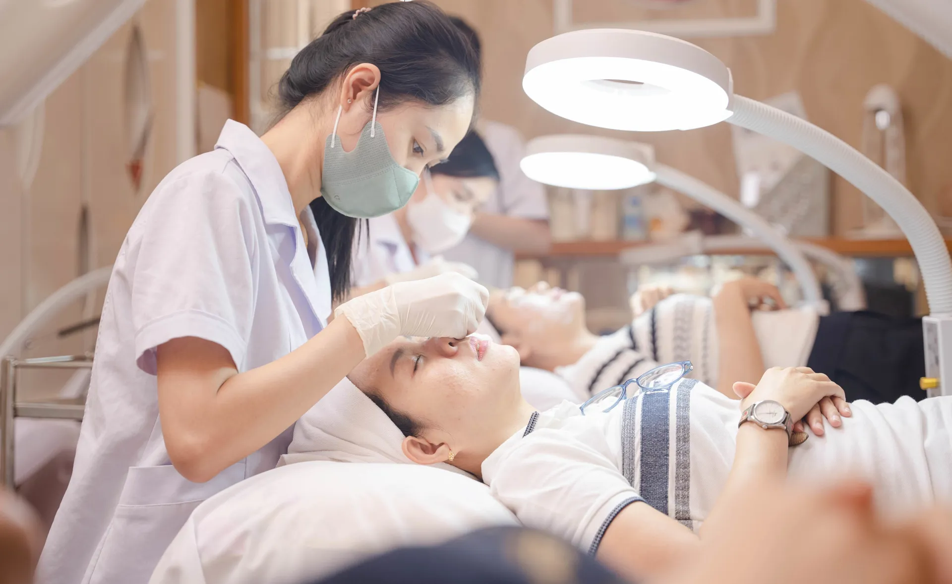Thẩm mỹ viện Mỹ Nhân: chấm dứt nổi lo nám với công nghệ Mesoquinone độc quyền