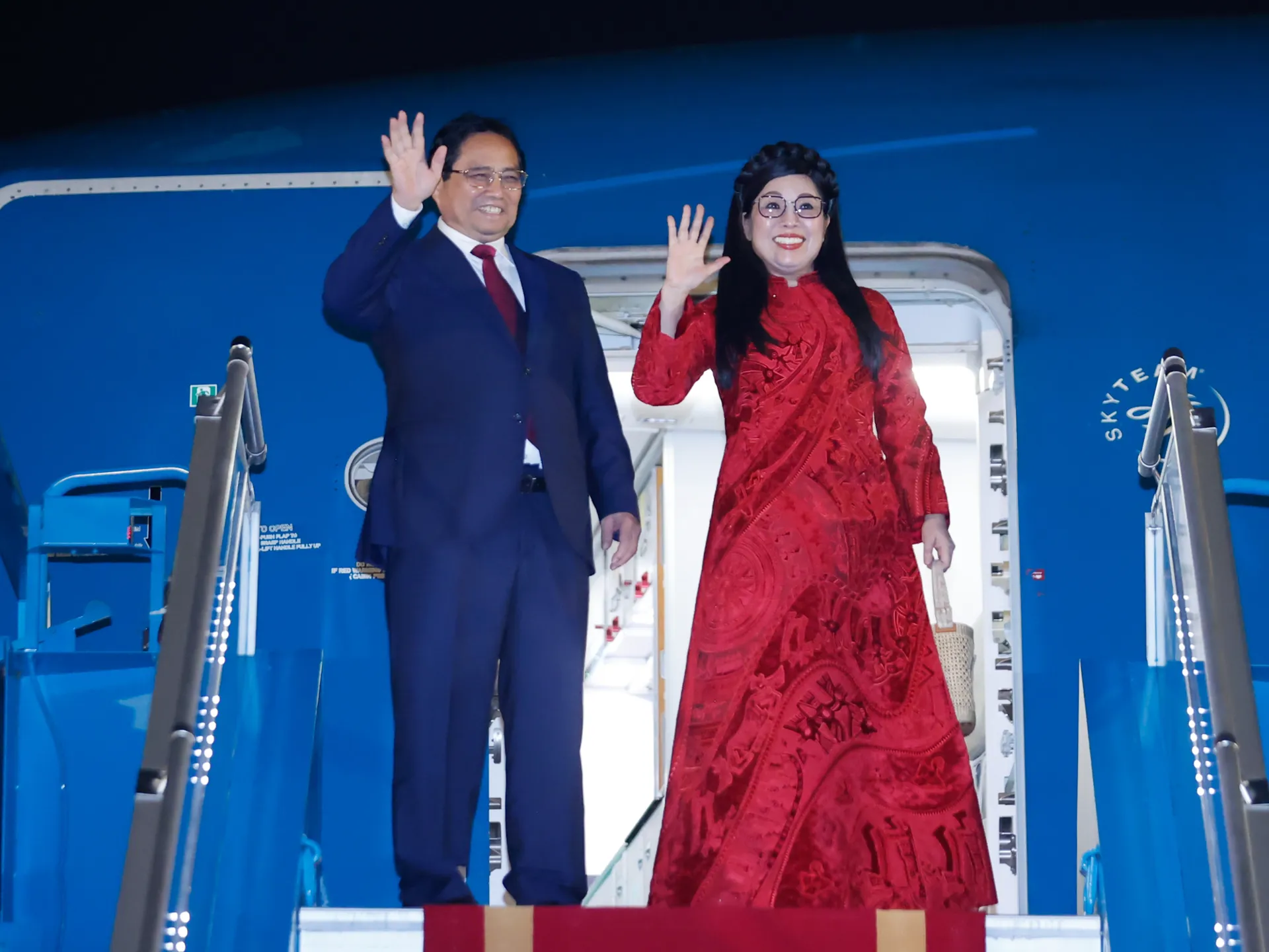Vietnam Prime Minister leaves for 46th ASEAN Summit