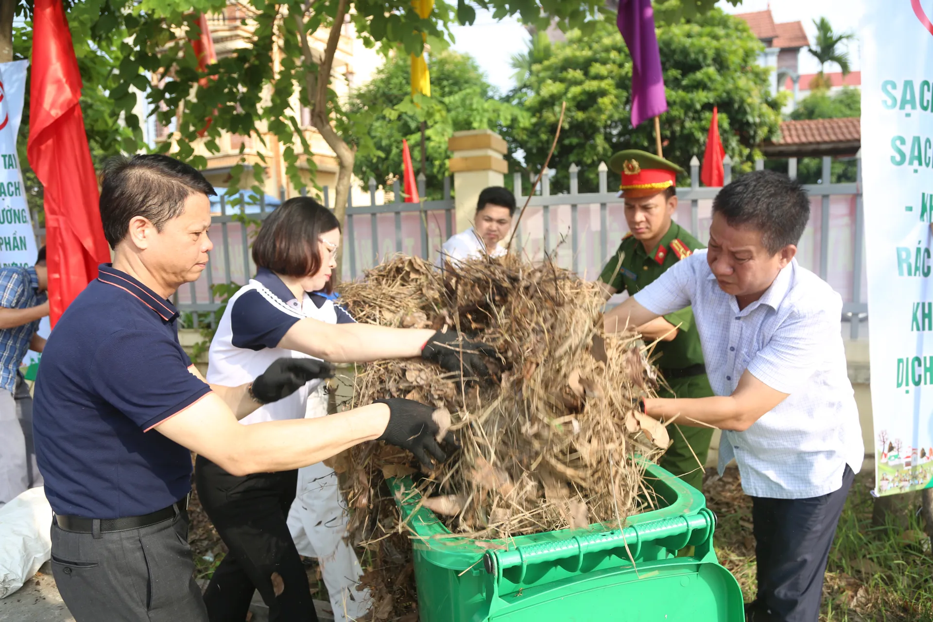 Xã Yên Lãng: ra quân tổng vệ sinh môi trường