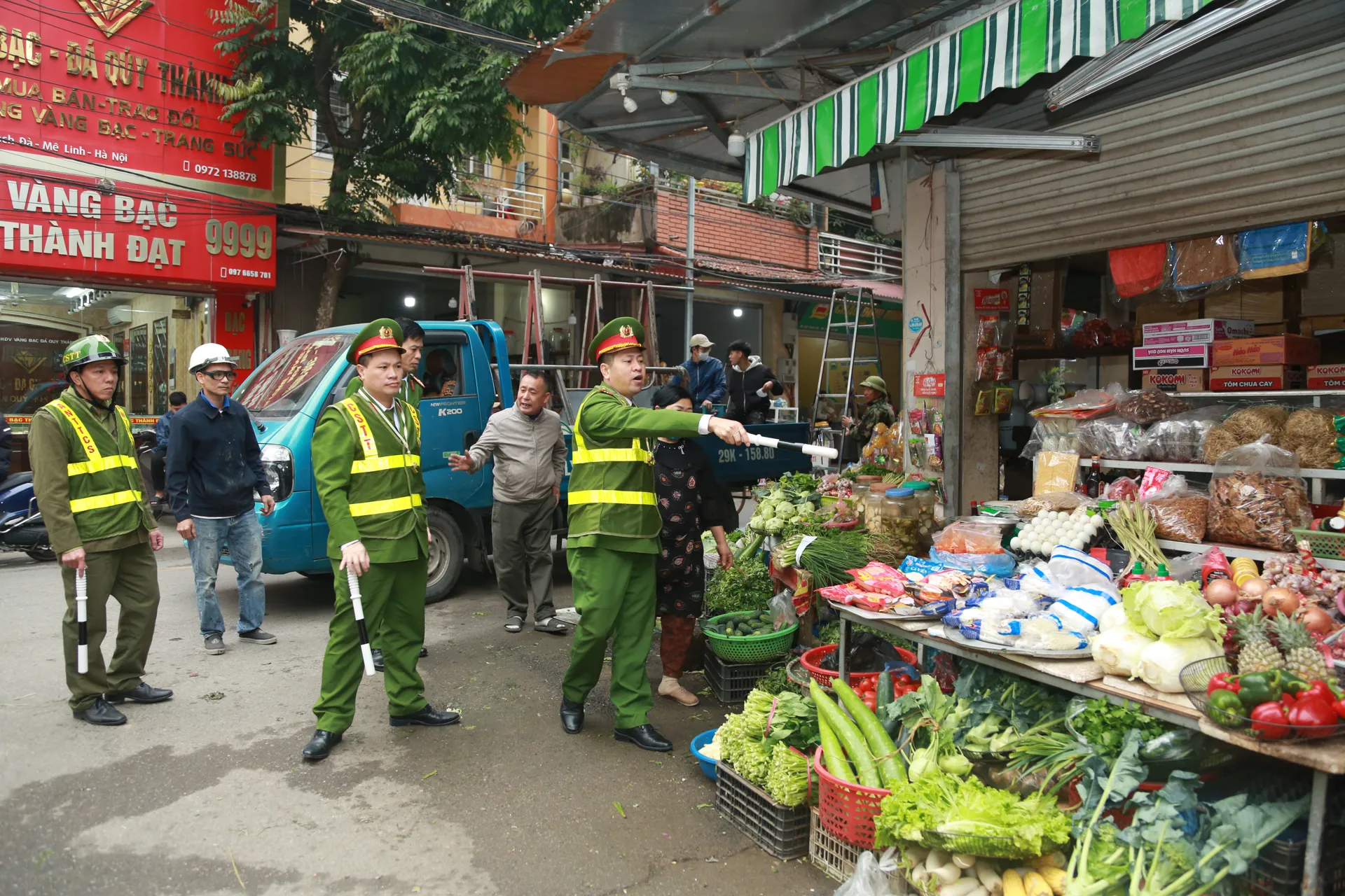 Xã Yên Lãng: Ra quân giải tỏa vi phạm trật tự đô thị, an toàn giao thông