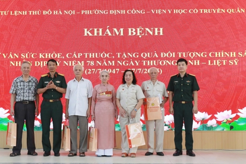 Phường Định Công: khám, cấp thuốc cho 327 mẹ Việt Nam anh hùng, thương, bệnh binh, người có công với cách mạng
