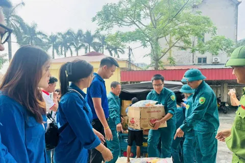 3 phường Hoàng Liệt, Định Công, Hoàng Mai chung tay sẻ chia với vùng lũ Trung Giã, Đa Phúc, Thư Lâm