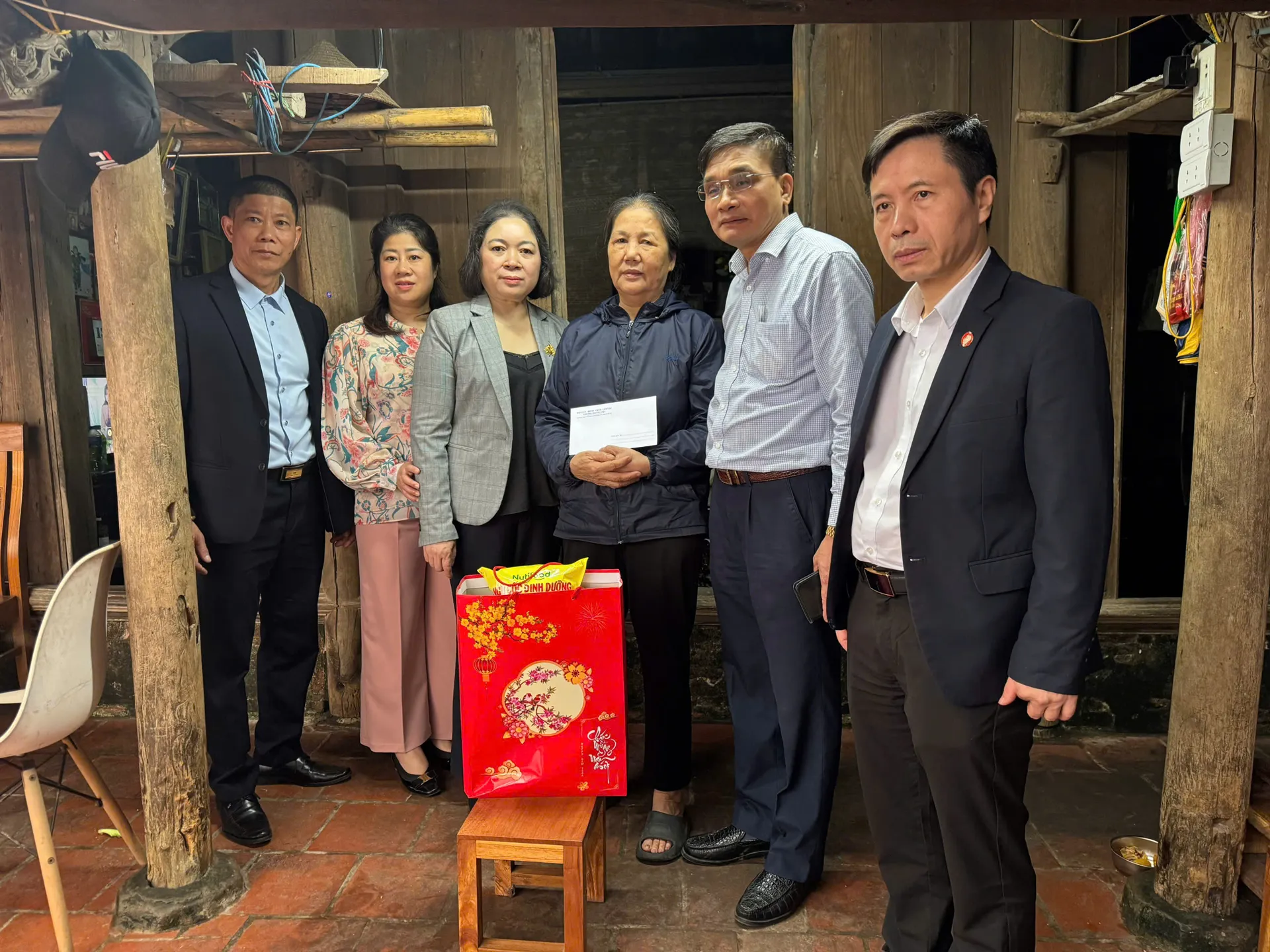 Phường Hoàng Liệt chi gần 2,9 tỷ đồng chăm lo Tết cho 4.359 đối tượng