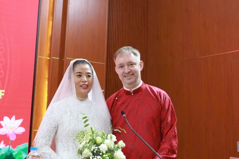 "Con rể Việt Nam” Casper: Tôi rất... rất yêu Hà Nội