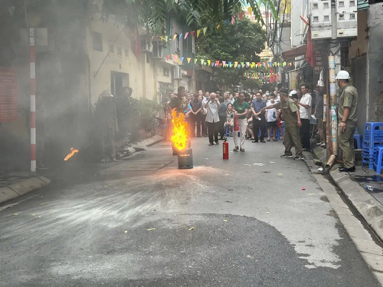Quận Hoàng Mai tăng cường hướng dẫn an toàn phòng cháy, chữa cháy và cứu nạn cứu hộ