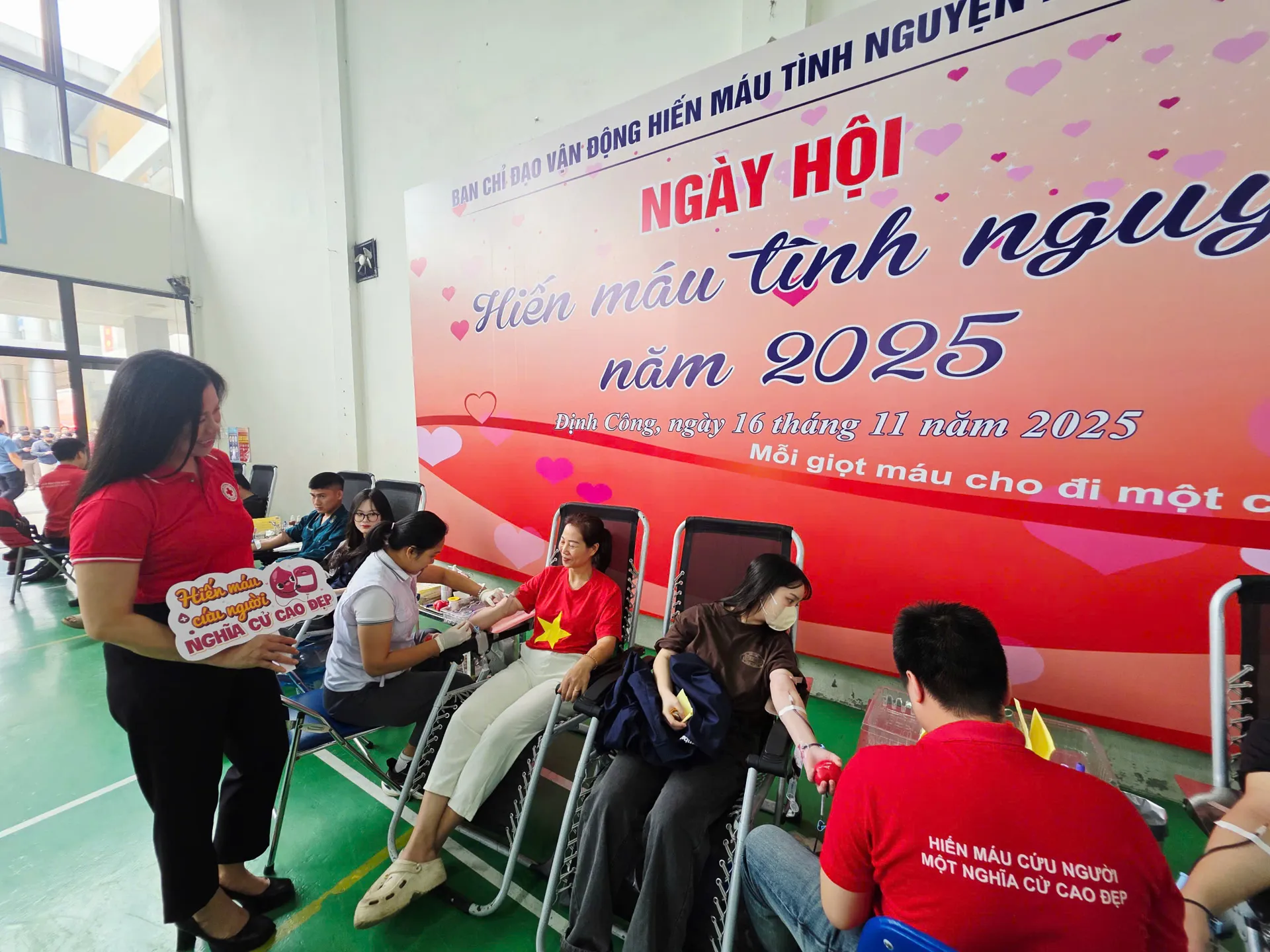 Phường Định Công tổ chức Ngày hội hiến máu tình nguyện năm 2025