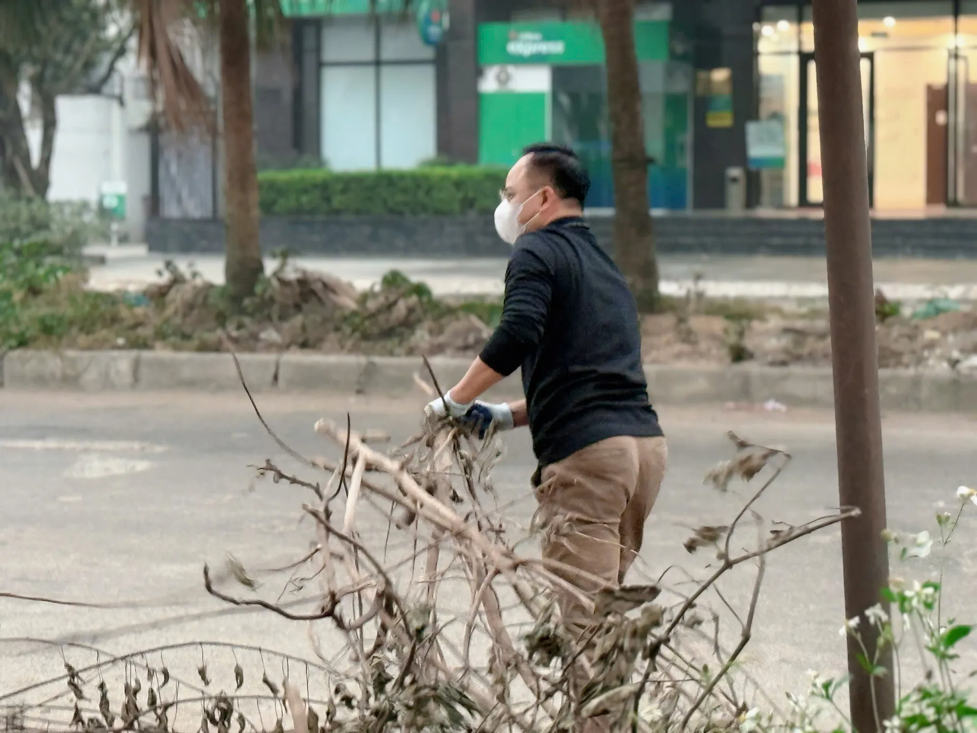 Hồ Vĩnh Hoàng sạch đẹp chào mừng Đại hội Đảng toàn quốc lần thứ XIV