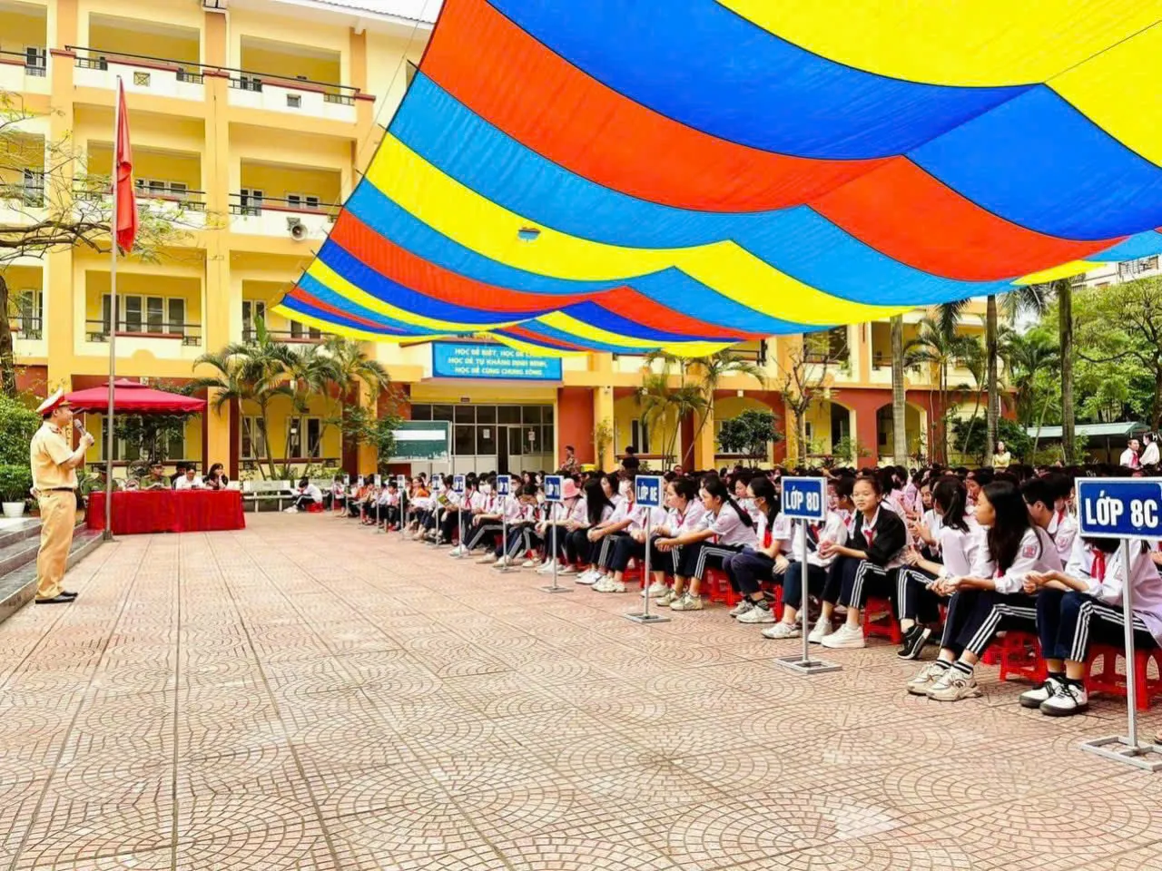 Phường Tương Mai đẩy mạnh tuần tra, xử lý vi phạm trật tự đô thị và an toàn giao thông