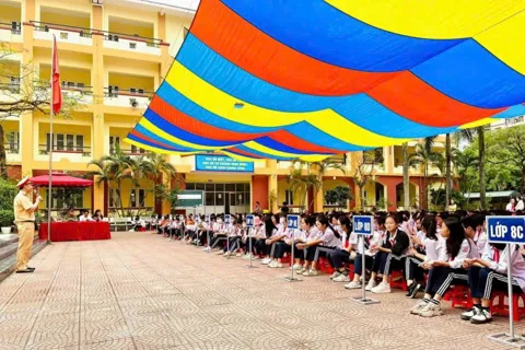 Phường Tương Mai đẩy mạnh tuần tra, xử lý vi phạm trật tự đô thị và an toàn giao thông