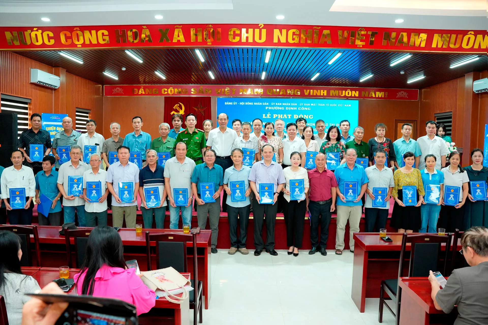 Định Công phát động phong trào “Bình dân học vụ số” – phổ cập kỹ năng số đến từng người dân