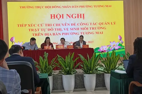 Thường trực HĐND phường Tương Mai tiếp xúc cử tri chuyên đề vệ sinh môi trường, trật tự đô thị