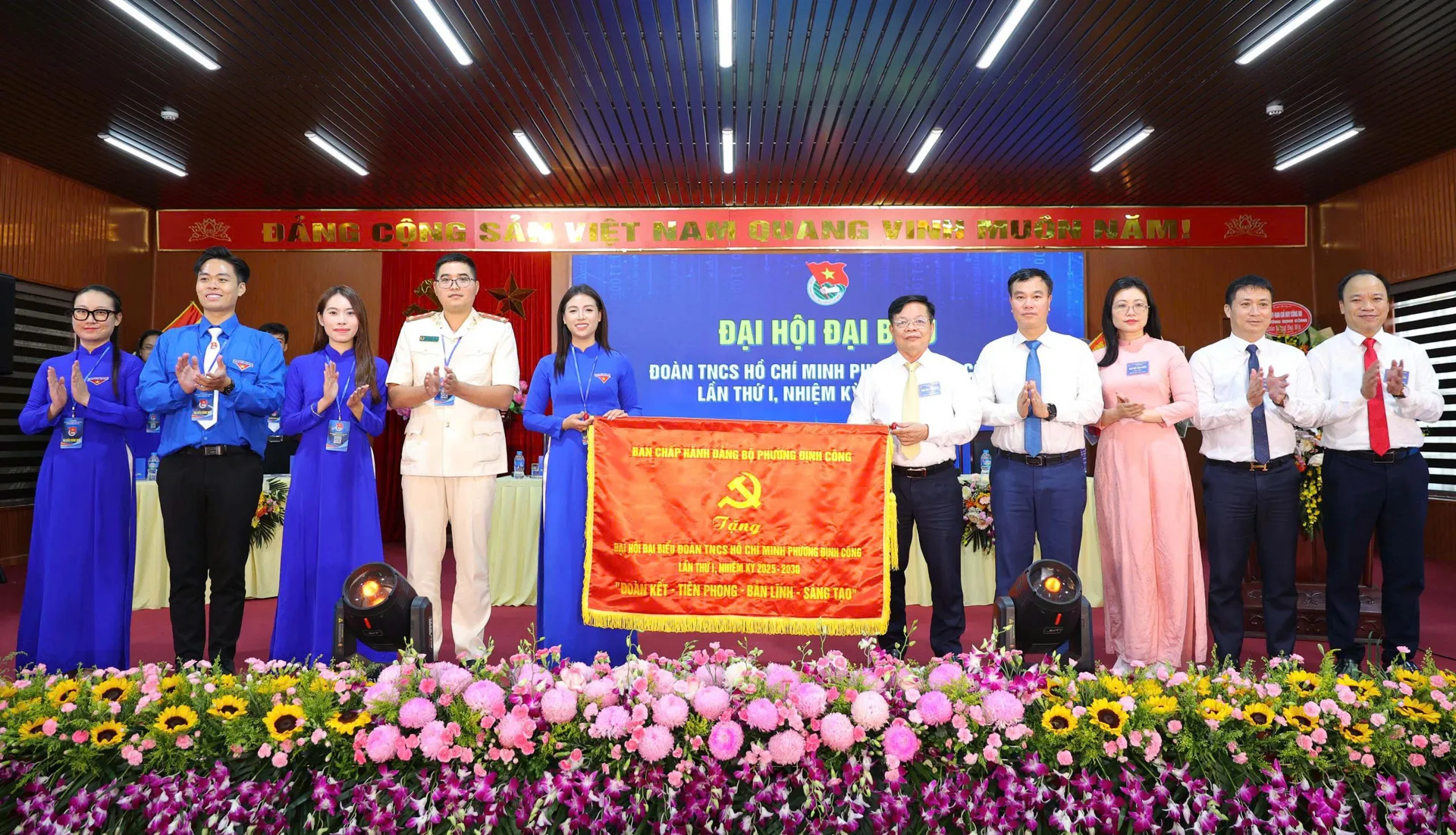 Thanh niên phường Định Công - lực lượng nòng cốt trong xây dựng đô thị văn minh, hiện đại