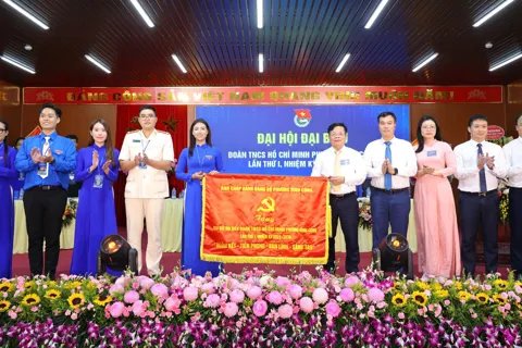 Thanh niên phường Định Công - lực lượng nòng cốt trong xây dựng đô thị văn minh, hiện đại