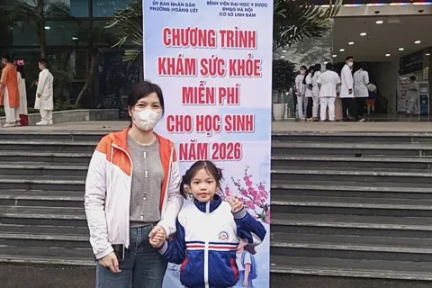 Phường Hoàng Liệt tổ chức khám bệnh cho 800 học sinh tiểu học