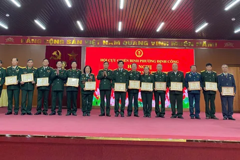 Hội Cựu Chiến binh phường Định Công dẫn đầu Cụm thi đua số 2