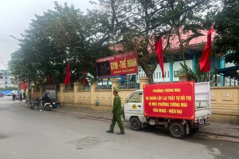 Giải tỏa “chợ cóc” ở Tương Mai, lập lại trật tự đô thị