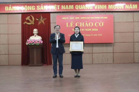 Tấm gương sáng của nữ Trưởng ban Xây dựng Đảng phường Lĩnh Nam