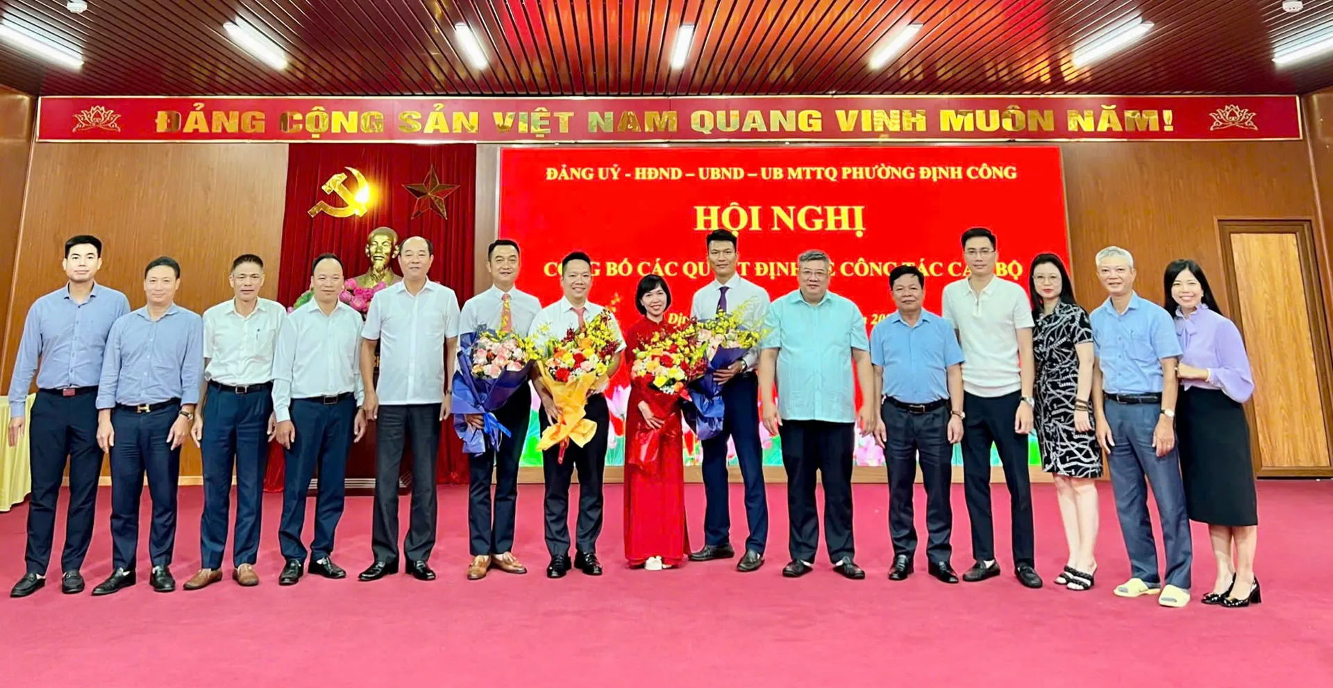 Phường Định Công công bố các quyết định nhân sự